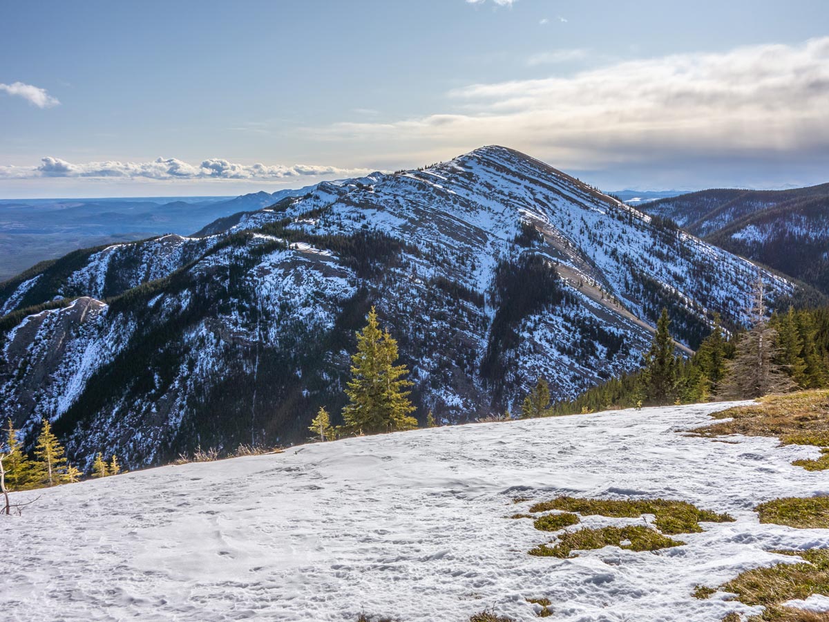 Eagle Ridge and Peak Scramble rewards with beautiful views of surrounding peaks