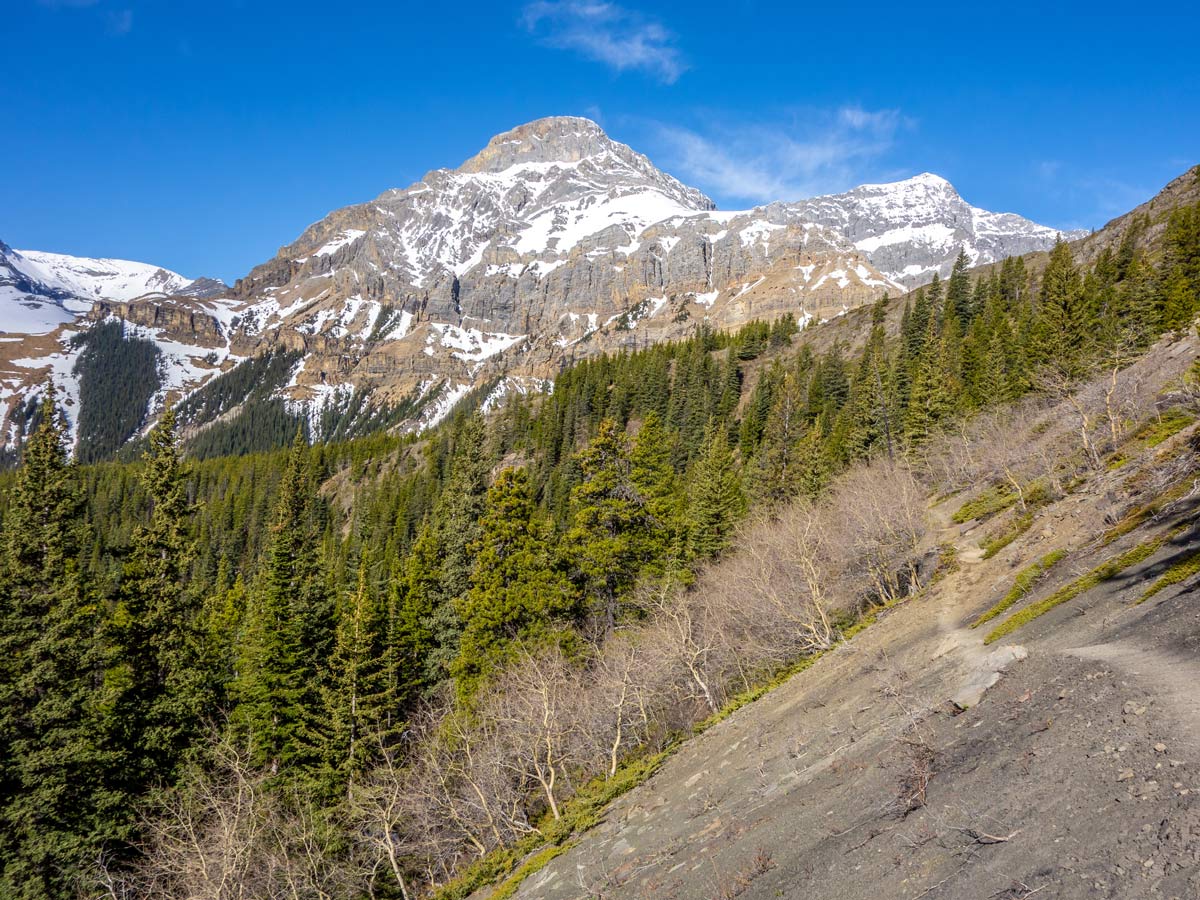 Allstones Ridge and Lake Trail has beautiful views of the surrounding areas