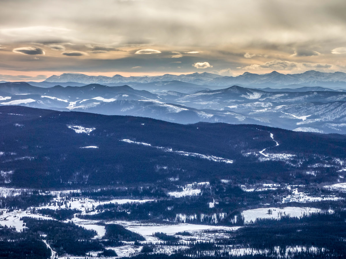 Expansive view from top of the Shunda Mountain