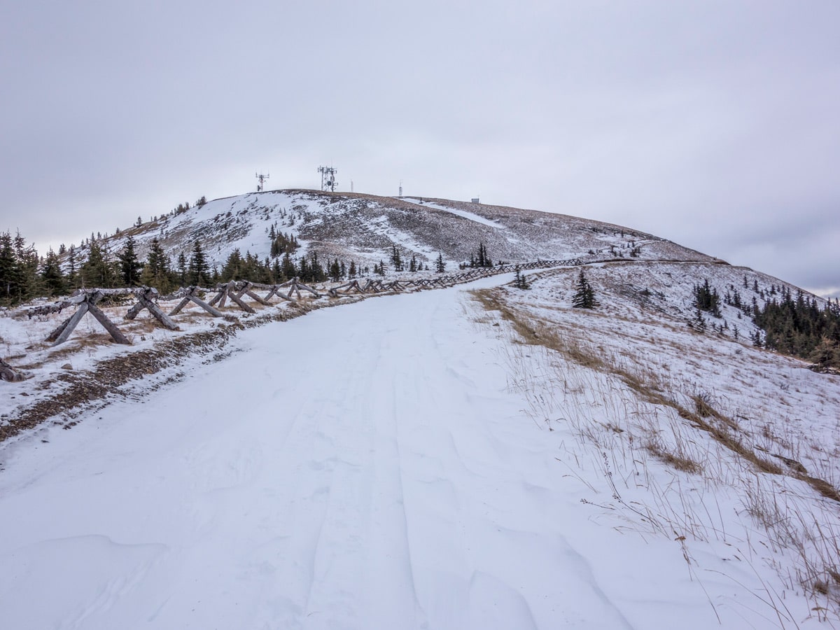 Wide path to get to the top of Shunda Mountain