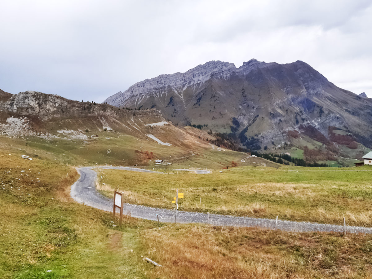 Gravel track Col Des Aravis hiking trails in France