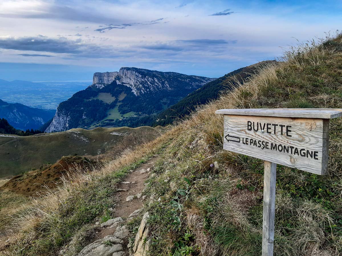 Trail to lac de lessy switzerland behind hiking Lac de Lessy France