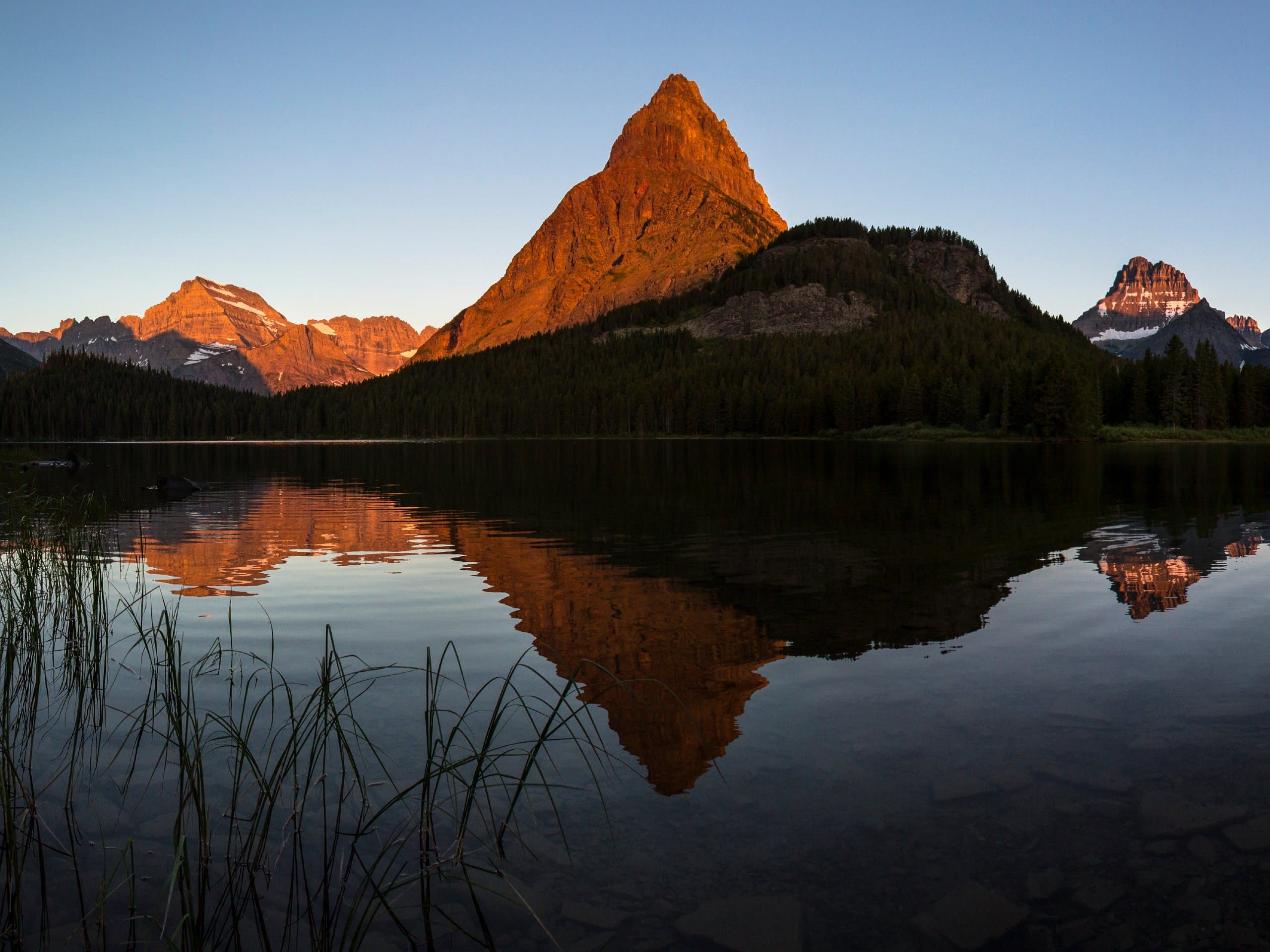 Stunning views of Swiftcurrent Lake