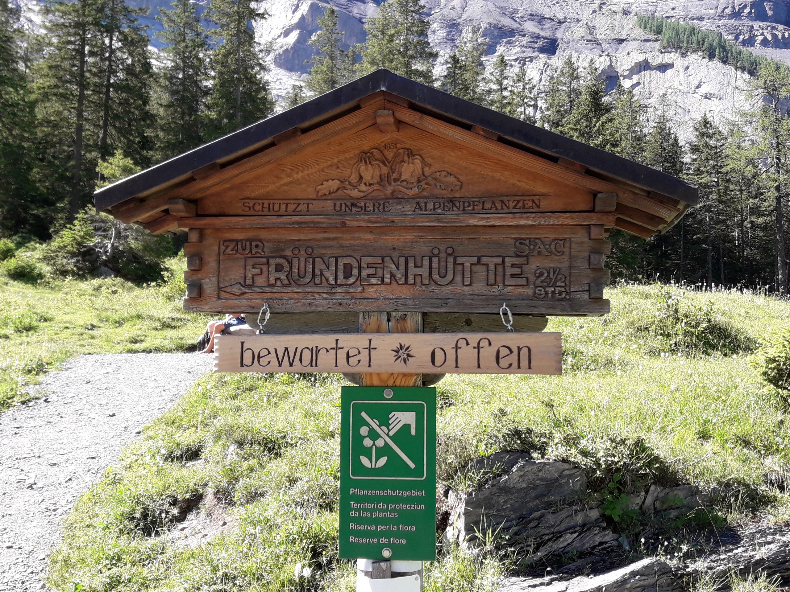 Signage near Frudenhut trail