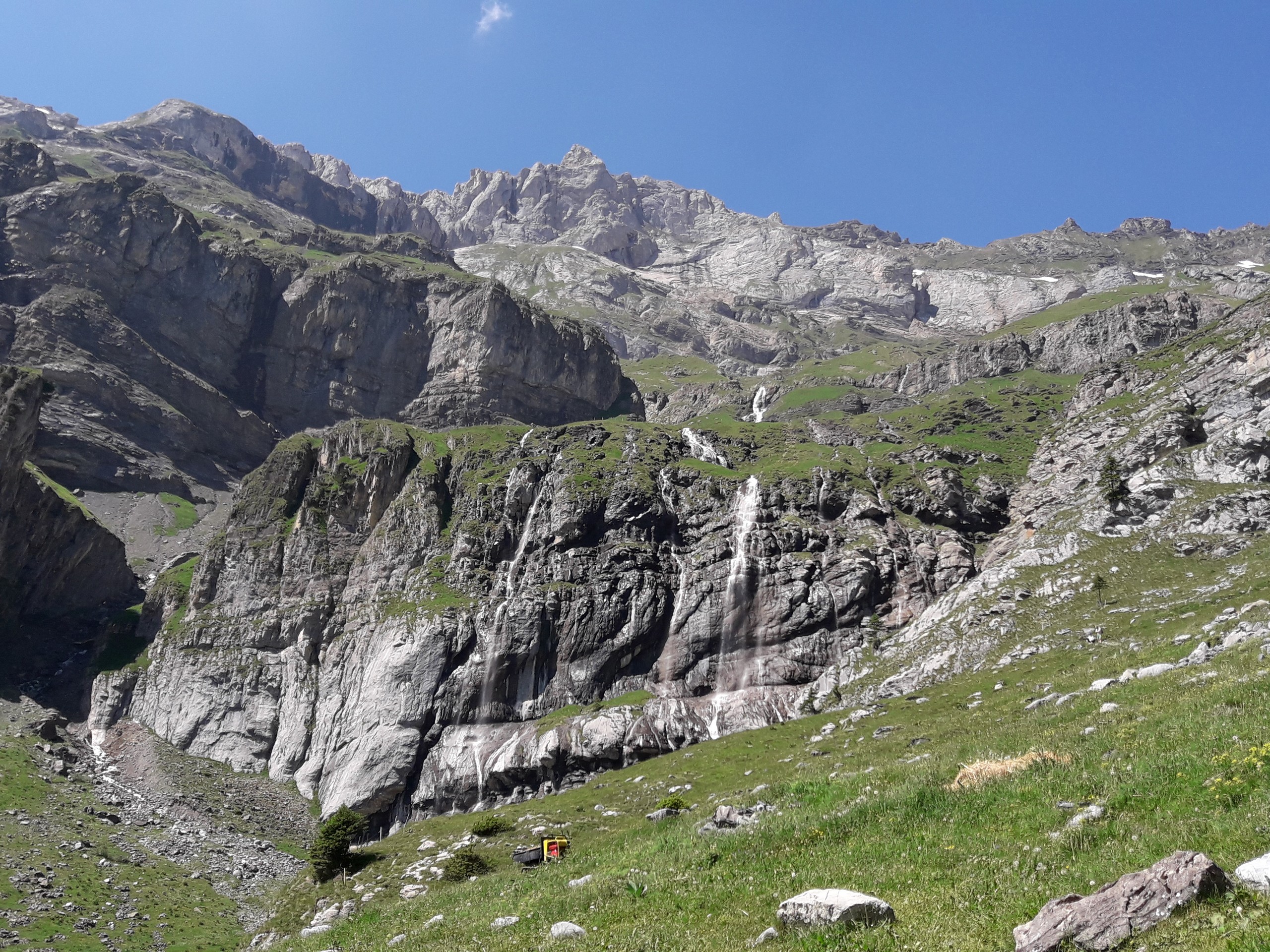 Approaching the small waterfall while on Frudenhut hike