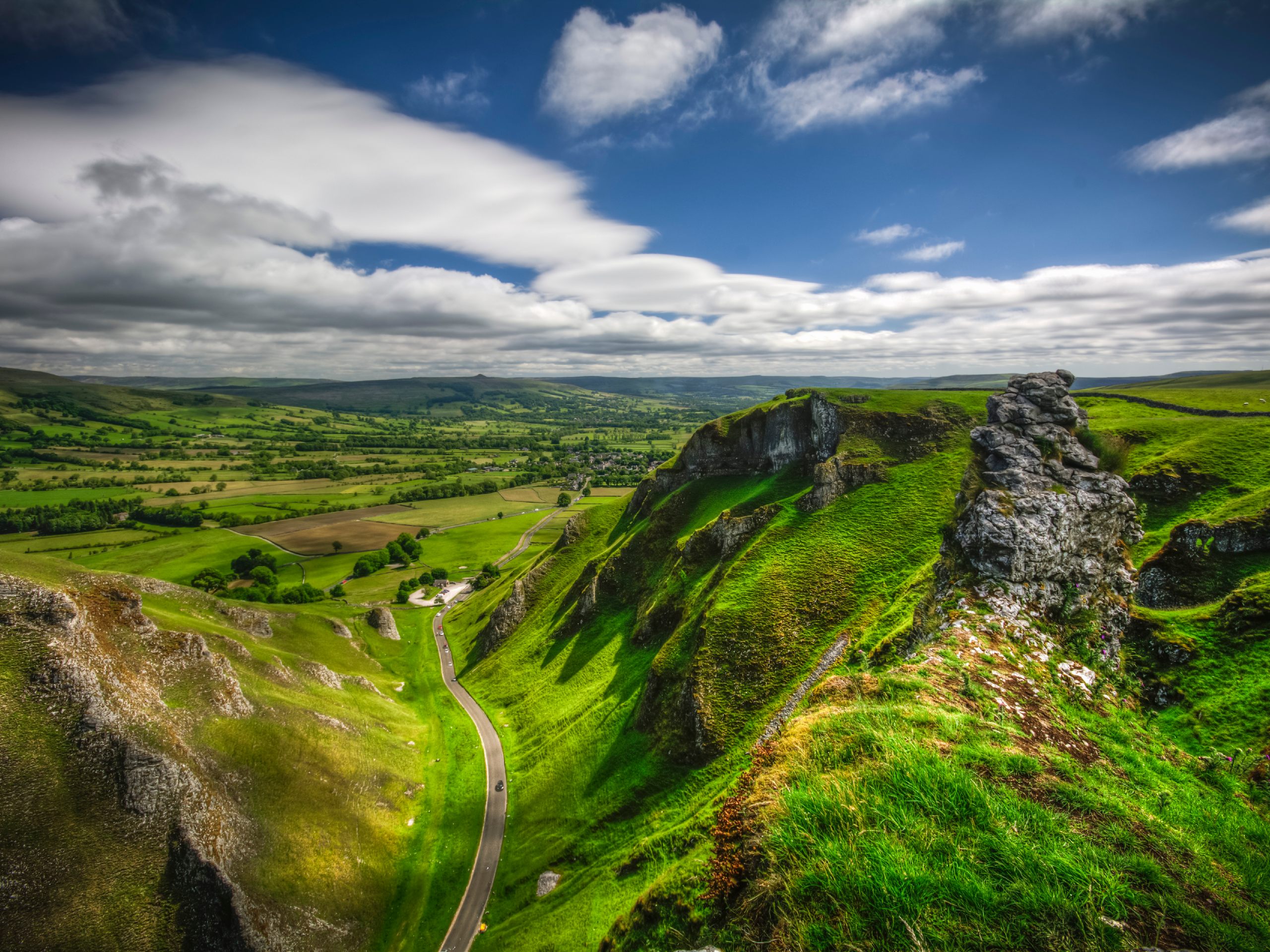 Winnats Pass and Cave Dale Circular