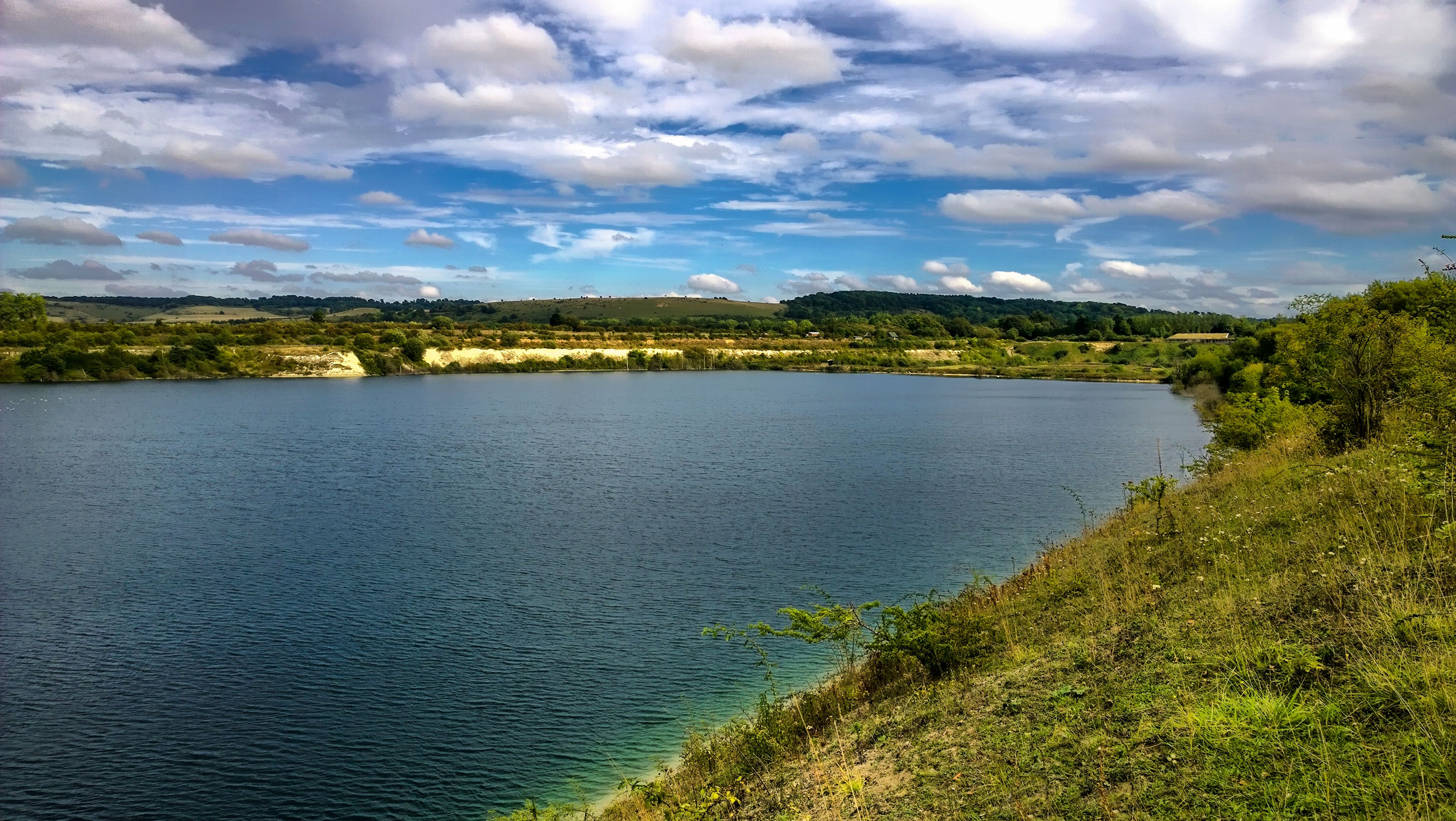 College Lake Wildlife Circular Walk