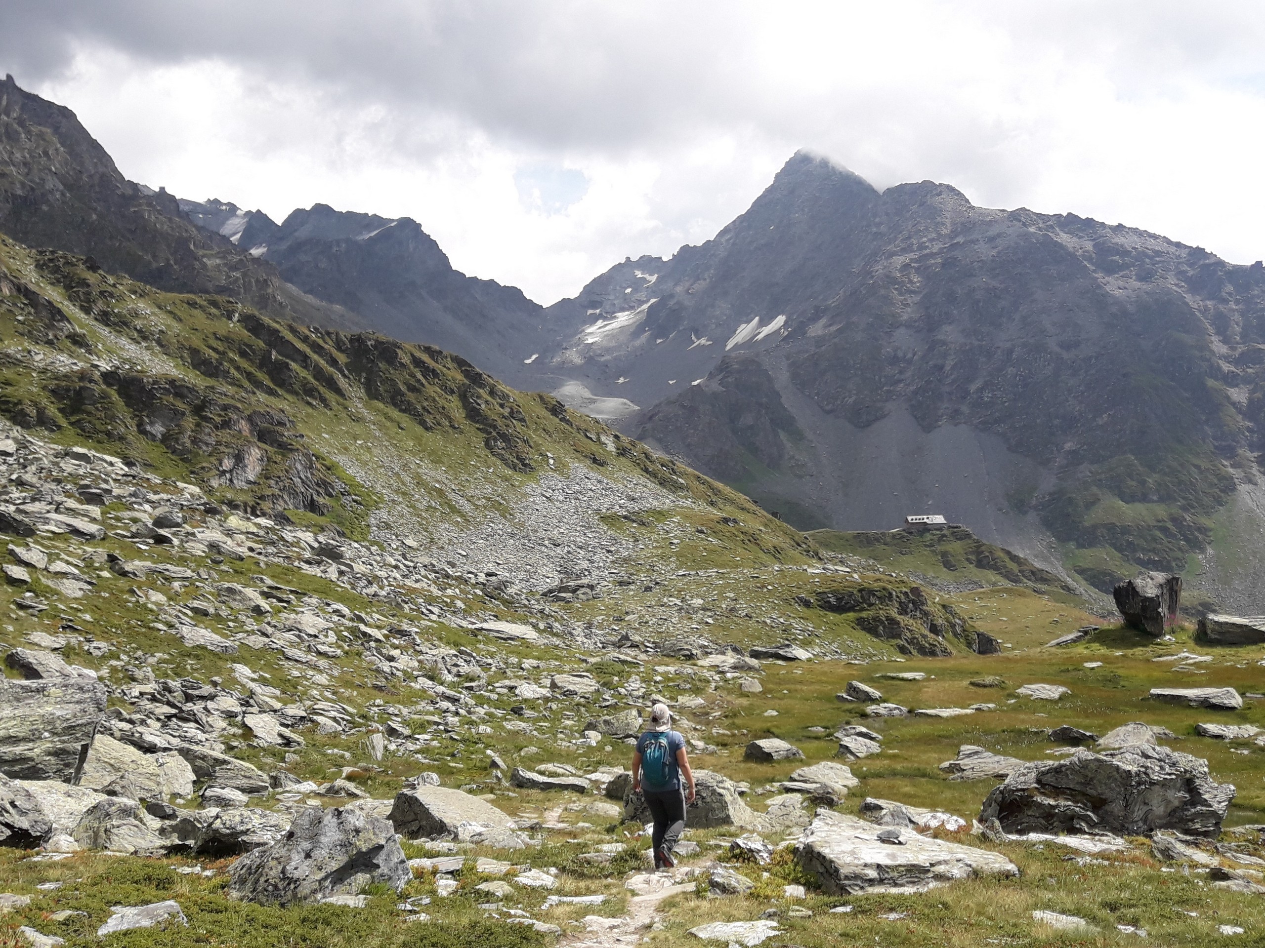 Descending on the route from Fontaney to Les Ruinettes