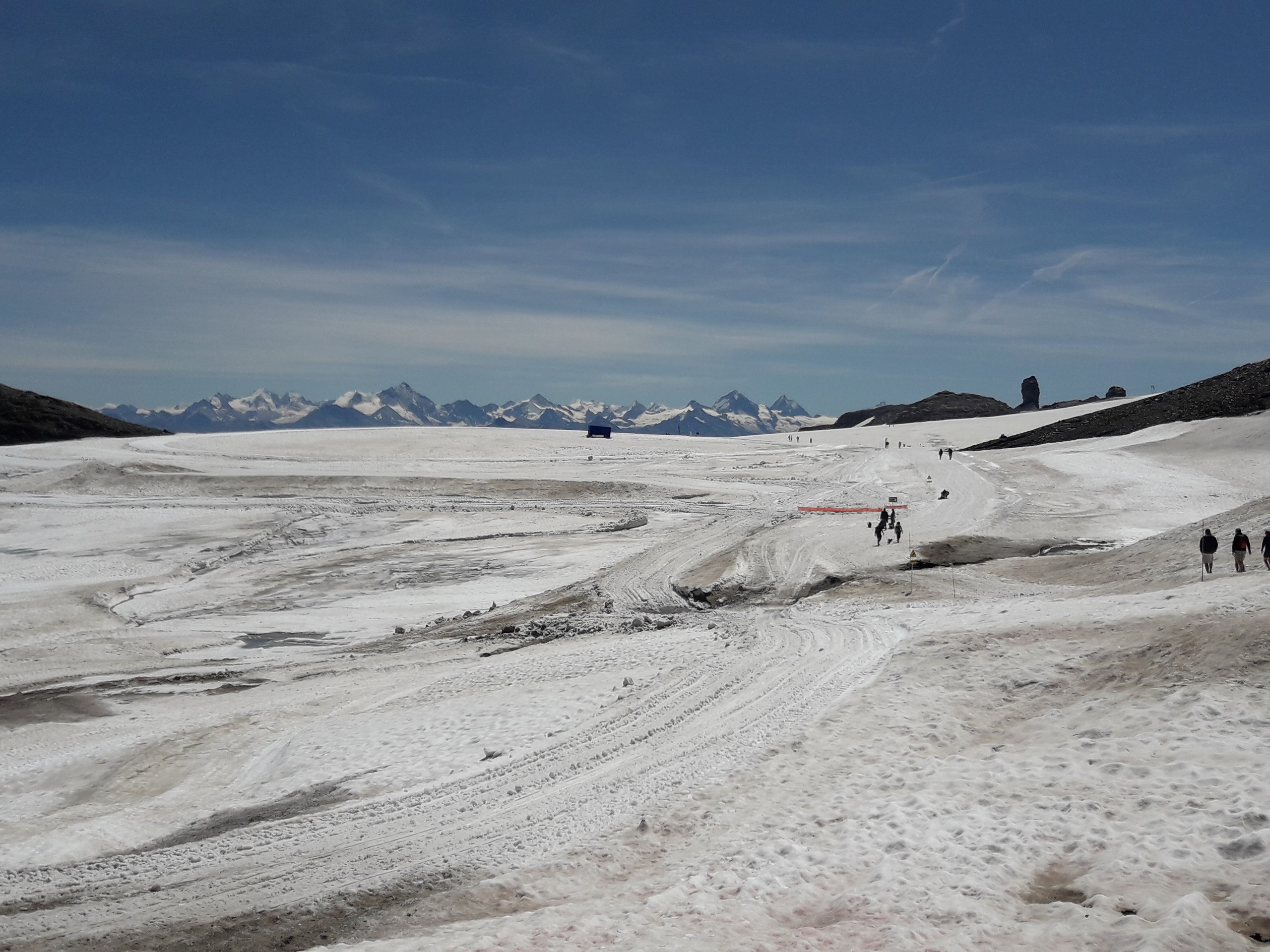 Spring snow at Quille du Diable