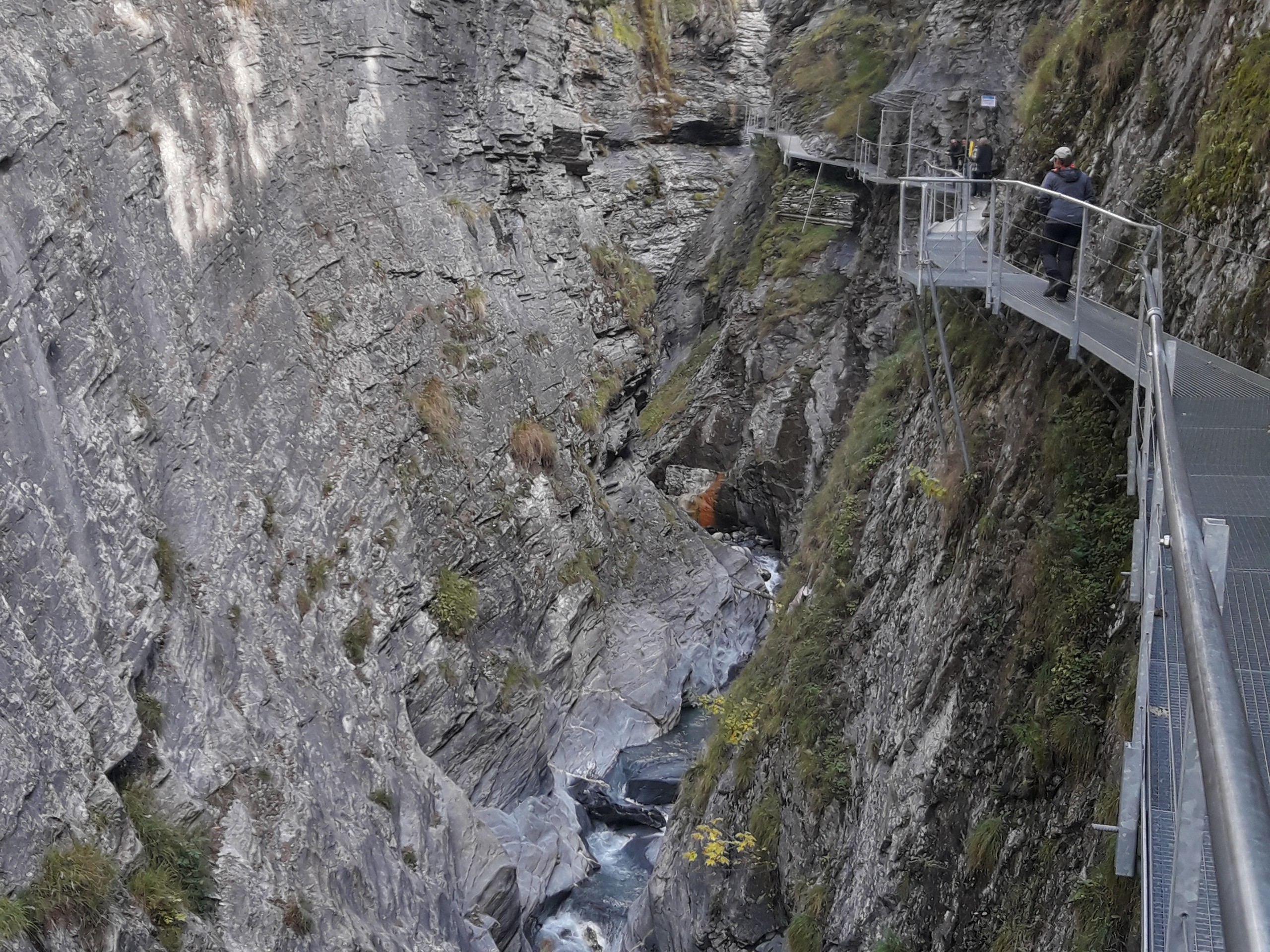 Deep canyon on Thermal Canyon Walk