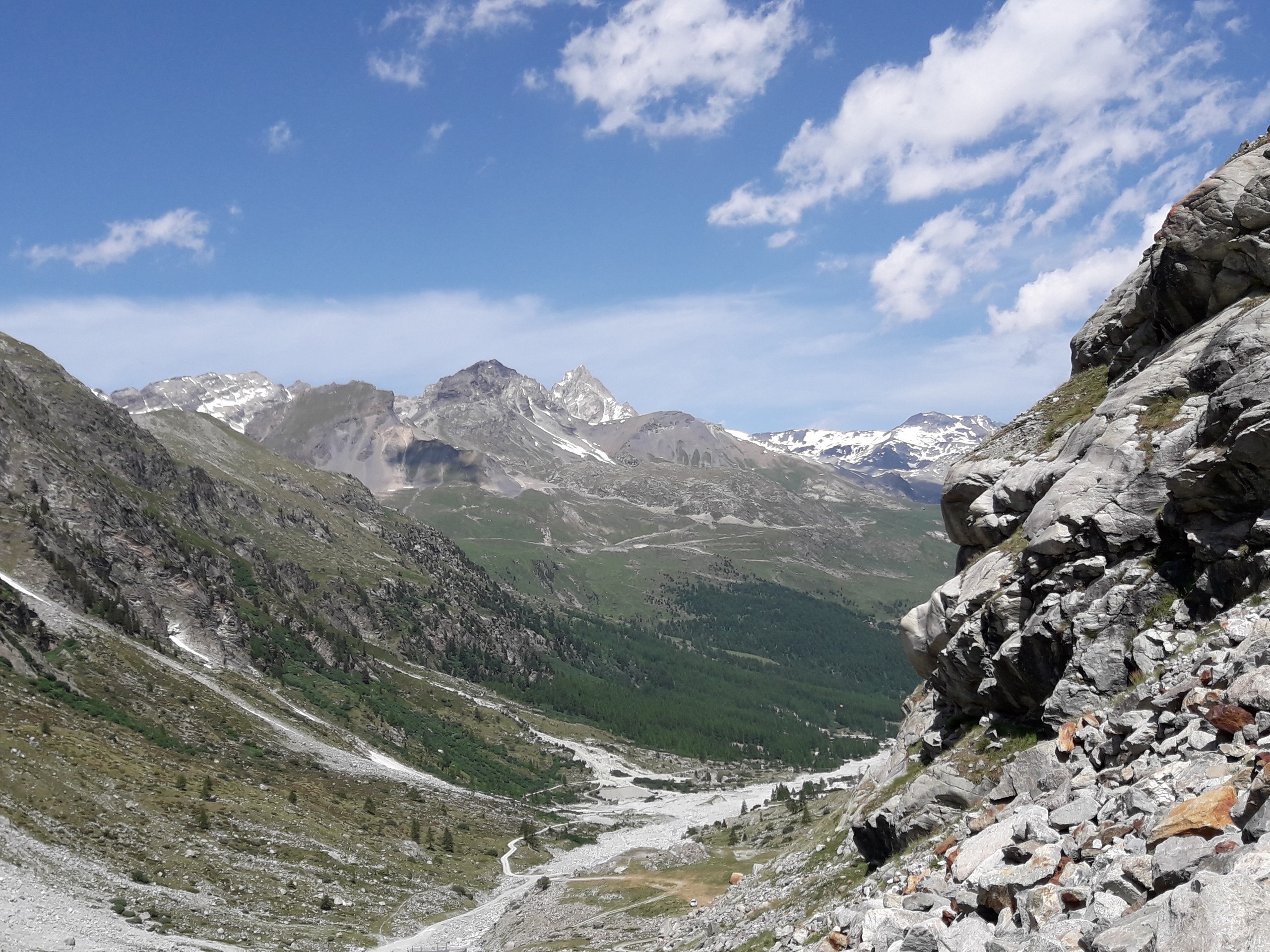 Valley below the trail to Arolla Glacier