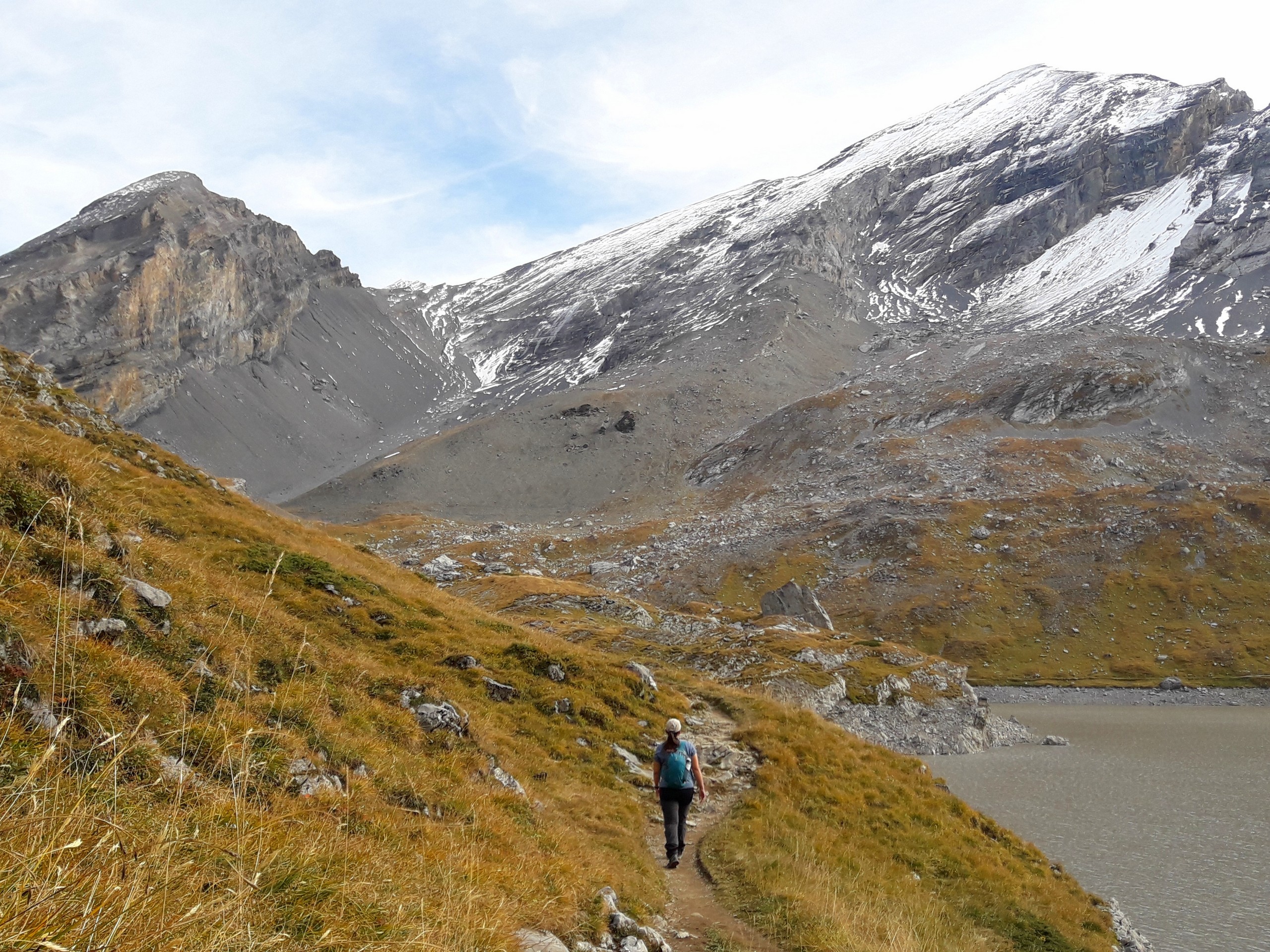 Hiker walking along the Dauben Lake