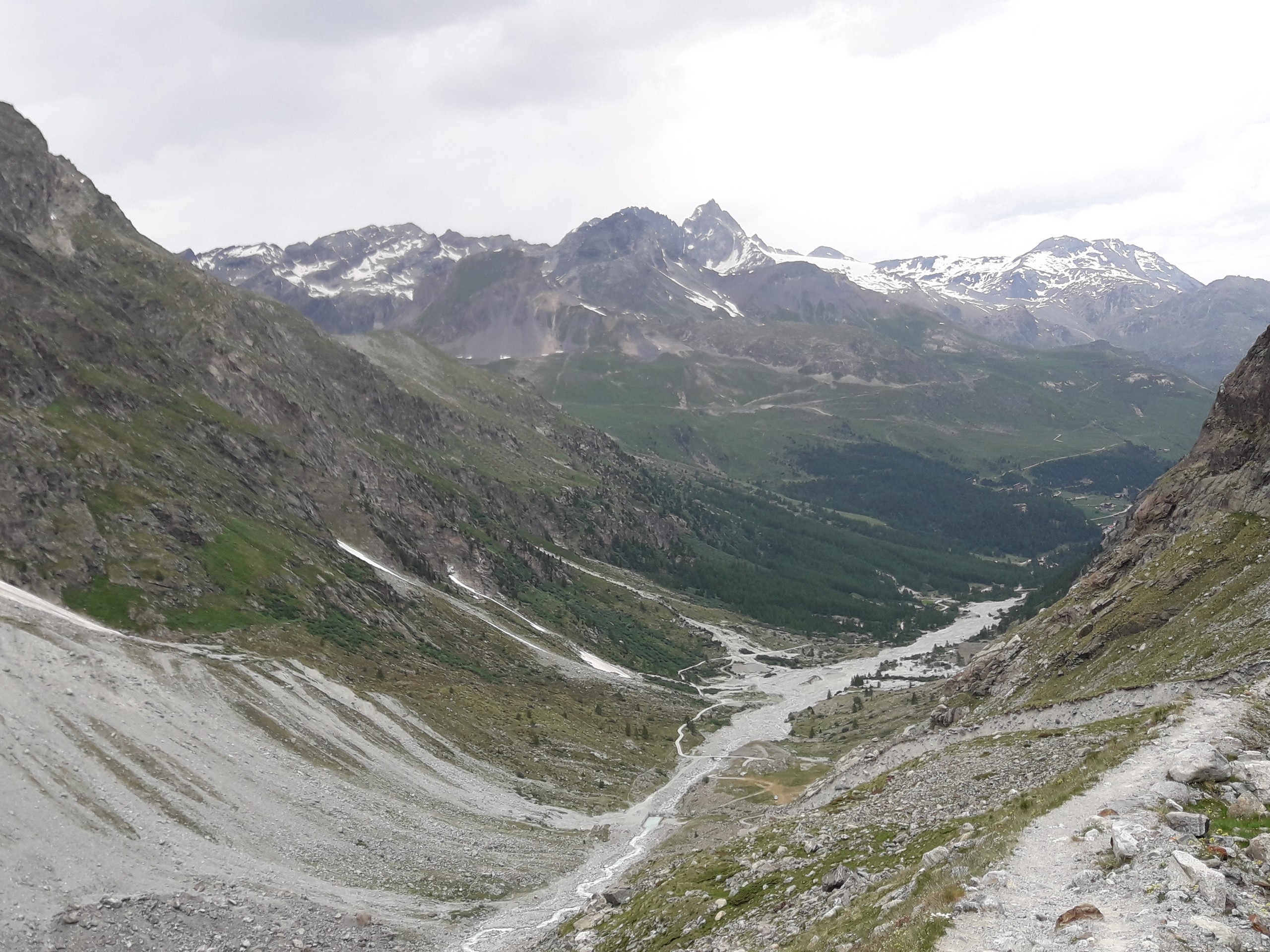 Beautiful valley on Arolla Glacier trail