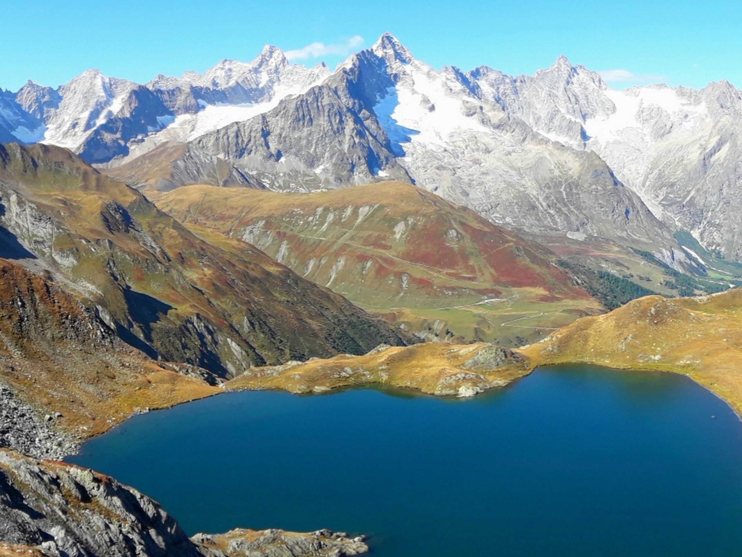 Peaks above the Fenetre Lake