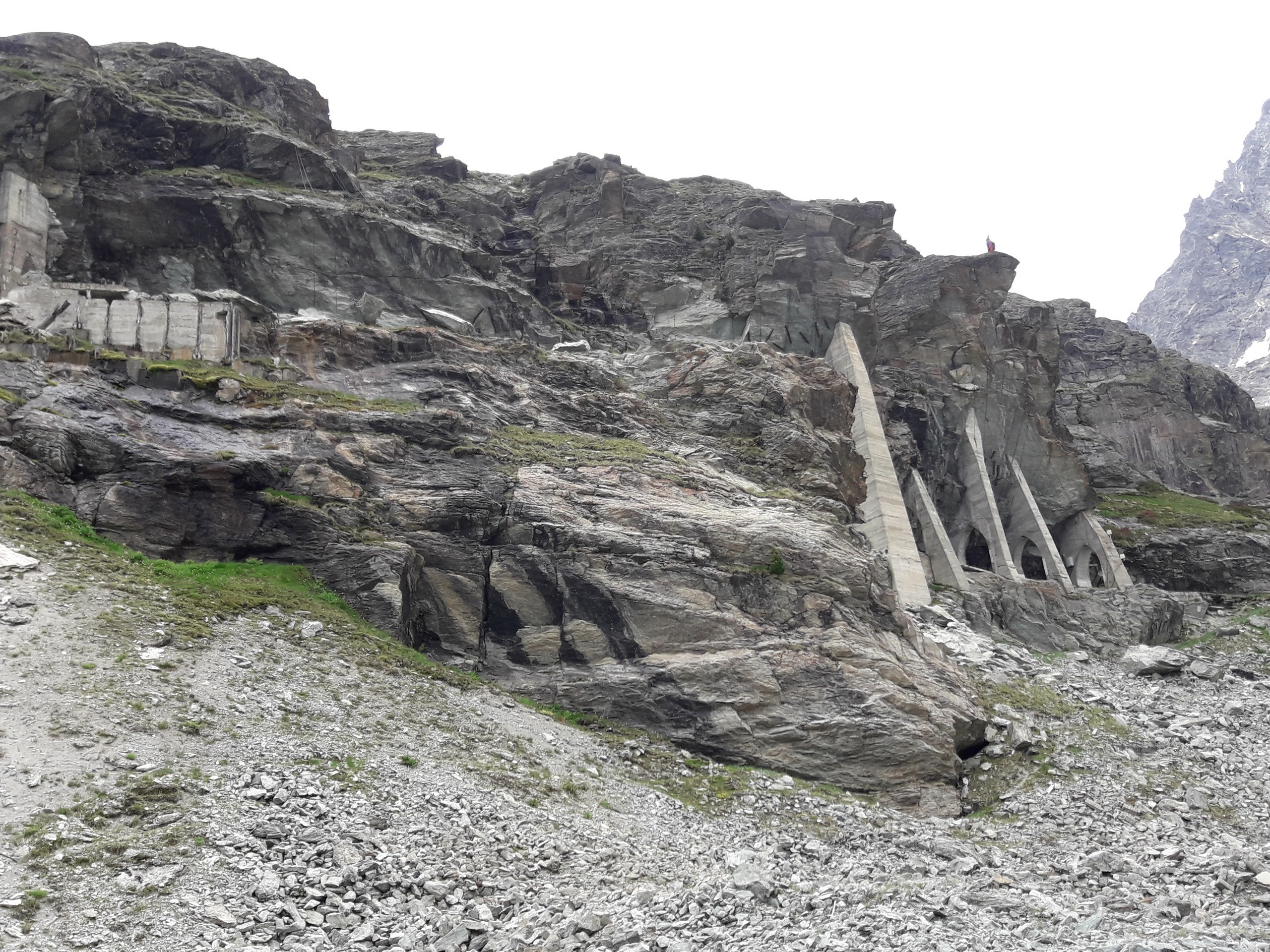 Fortifications along the Arolla Glacier route