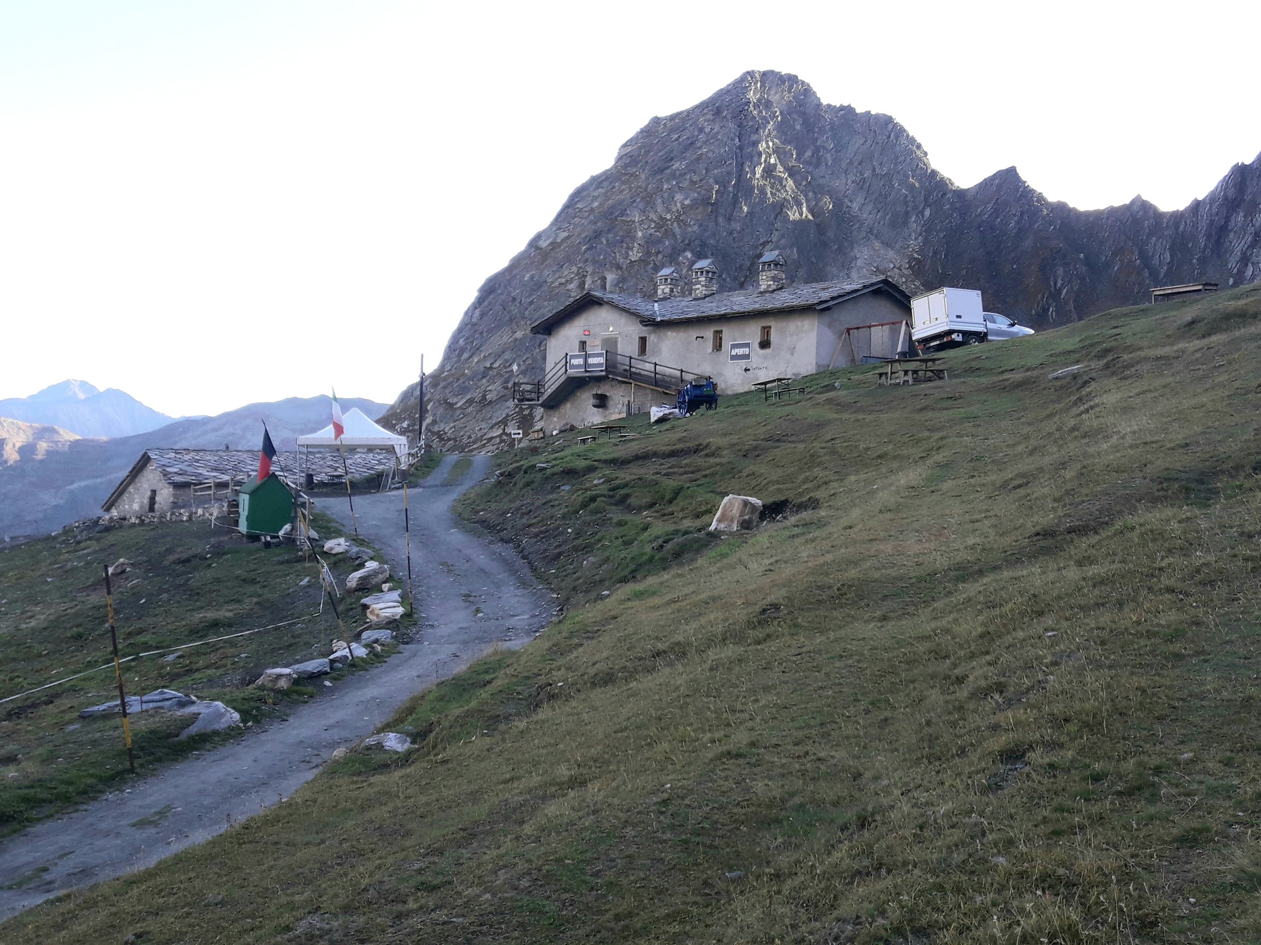 Road near Lacs du Fenetre