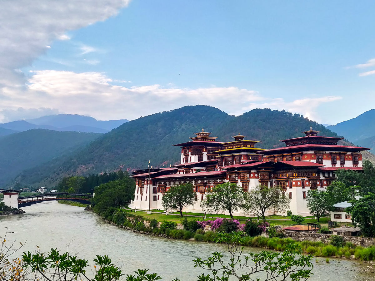 Punakha Dzong in Khamsum Yulley