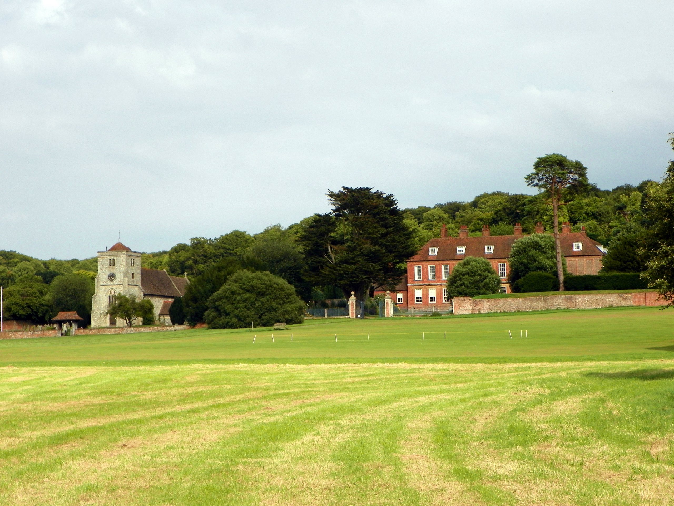 West Wycombe, Saunderton and Bradenham Circular Walk