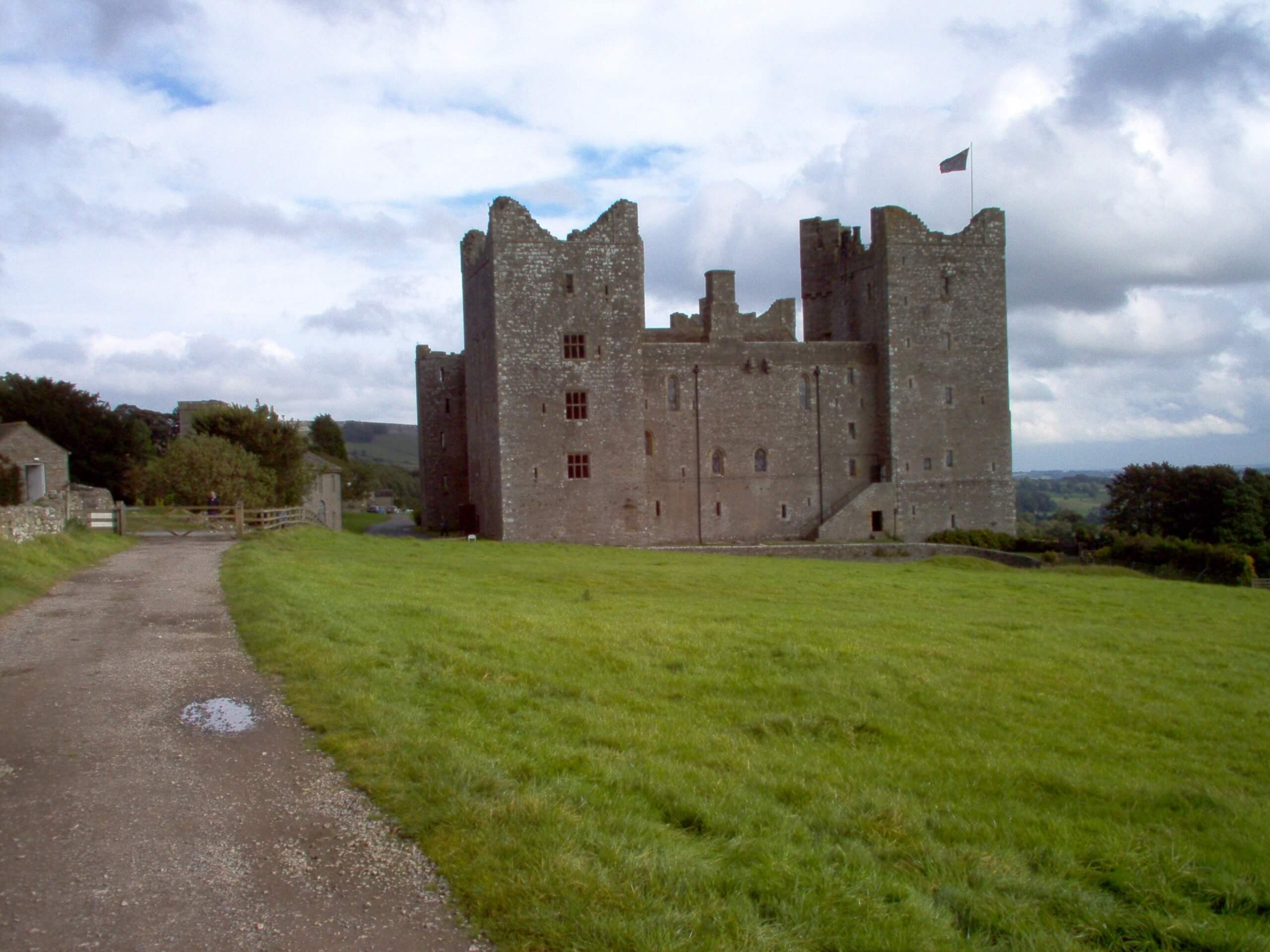 Aysgarth to Castle Bolton Walk