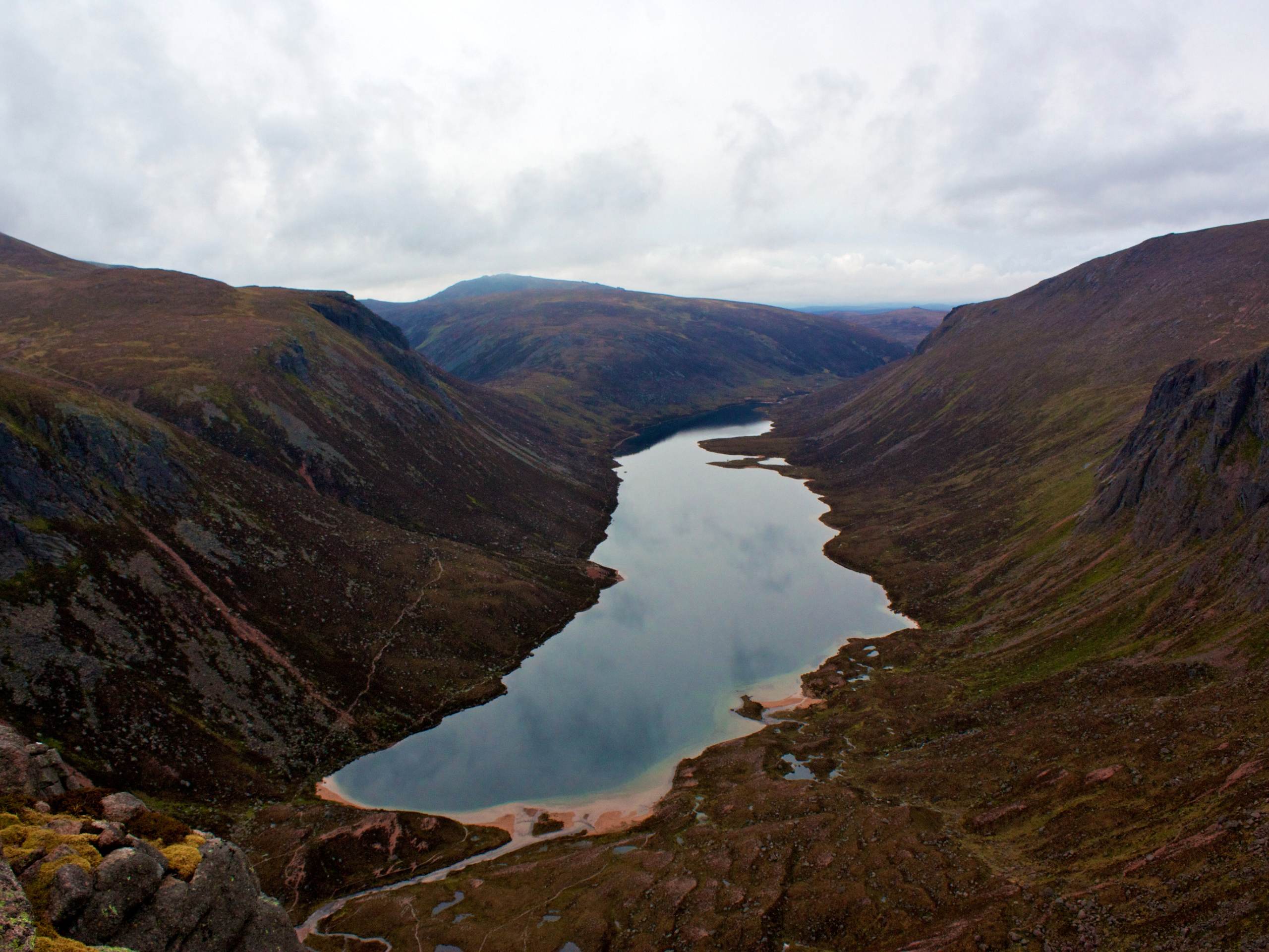 Creag Mhòr and Loch Avon Walk