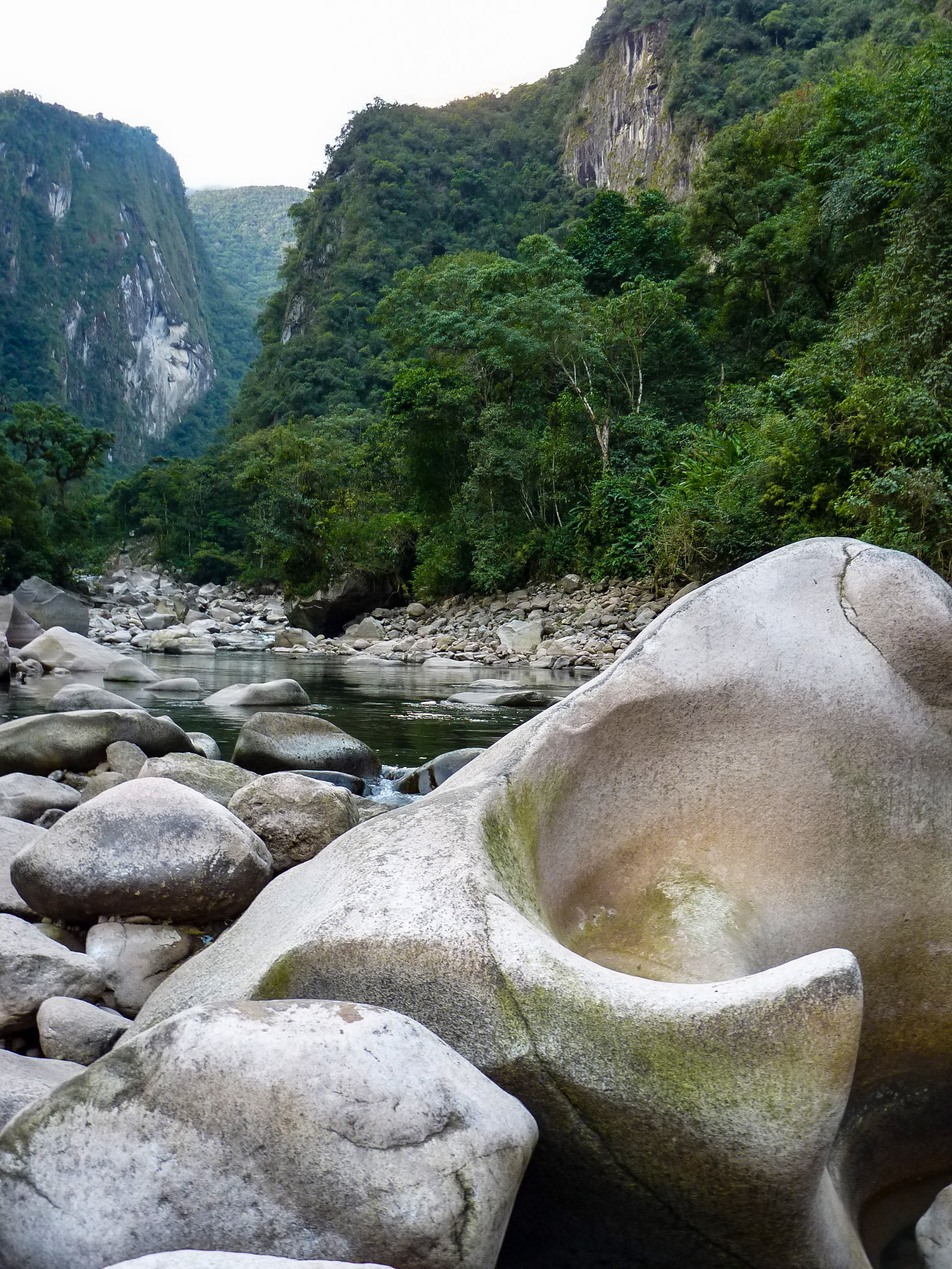 Machu picchu urubamba river