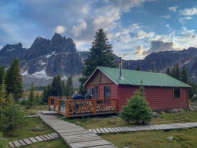 Tonquin Valley Backcountry Lodge