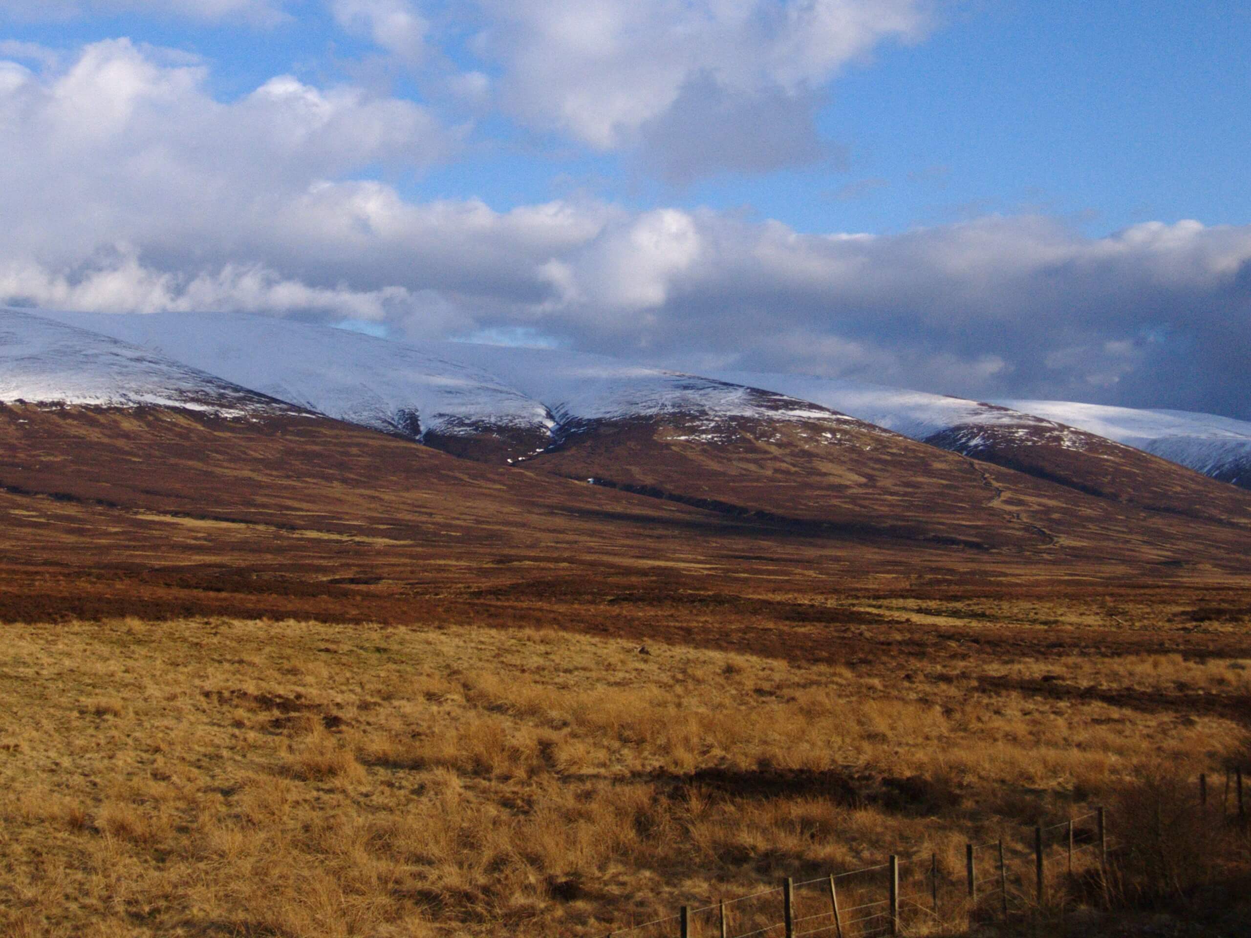 Carn na Caim and A’ Bhuidheanach Bheag Munro Walk