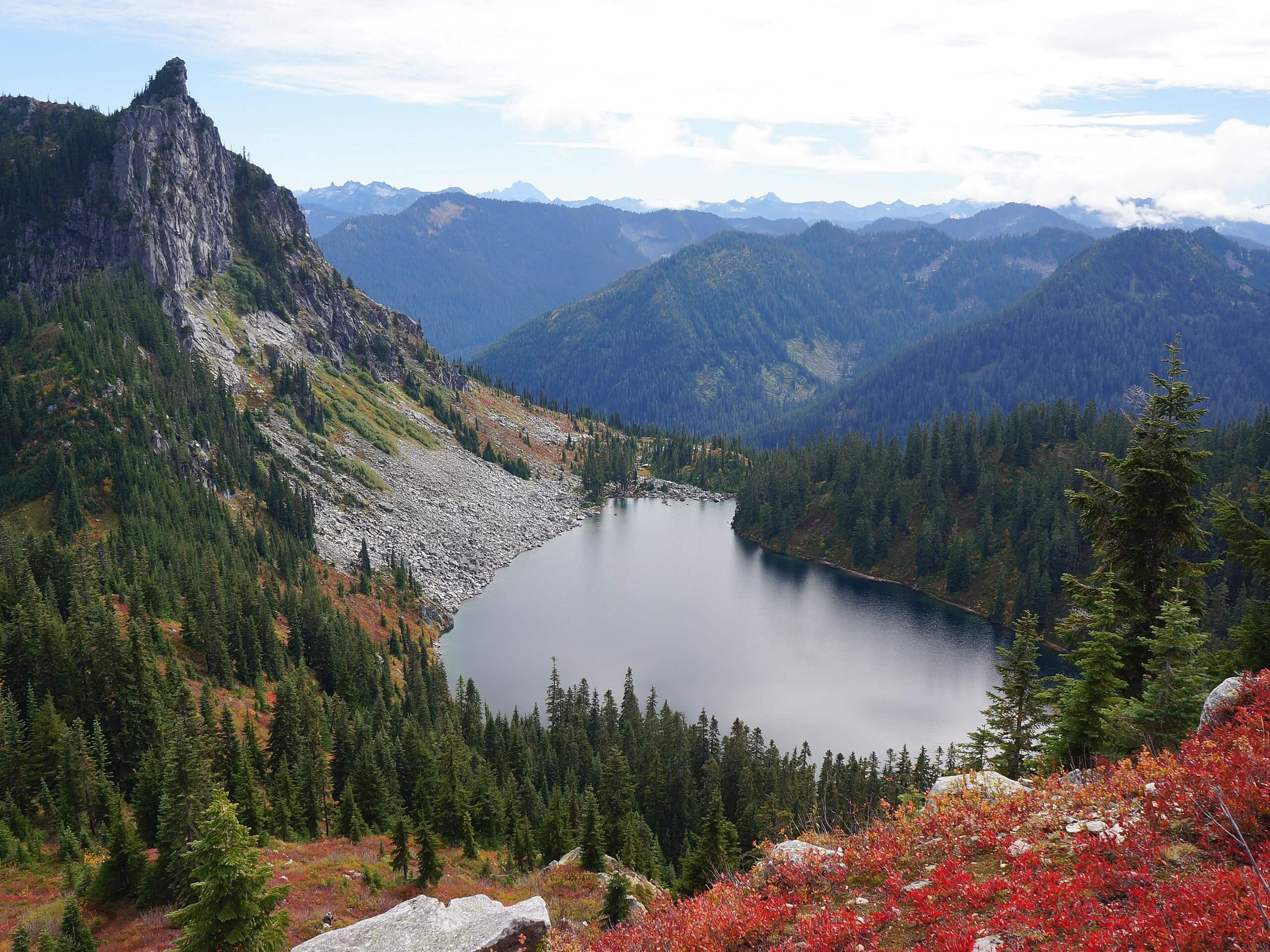 Lake Valhalla via PCT