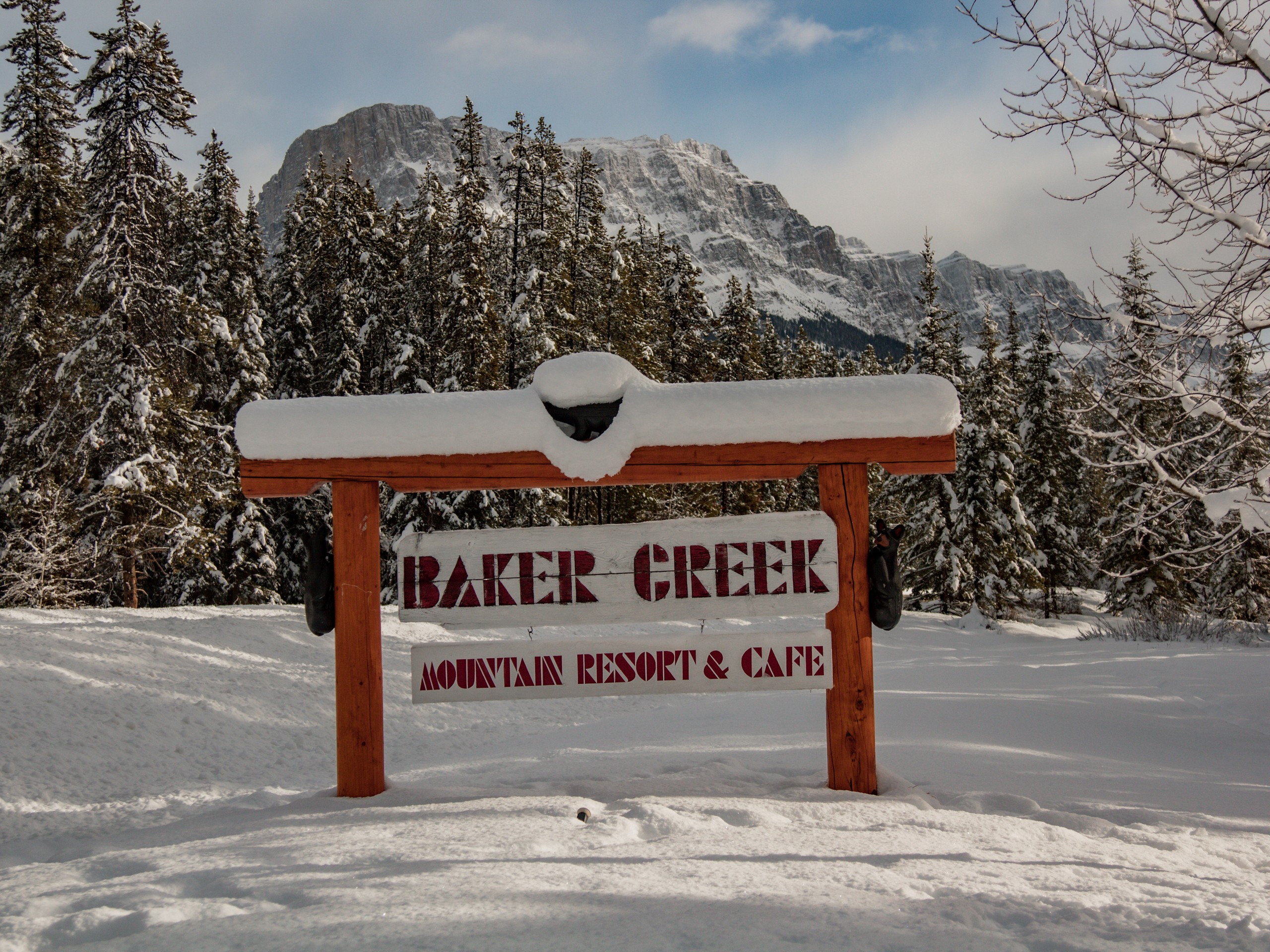 Entry sign to Baker Creek
