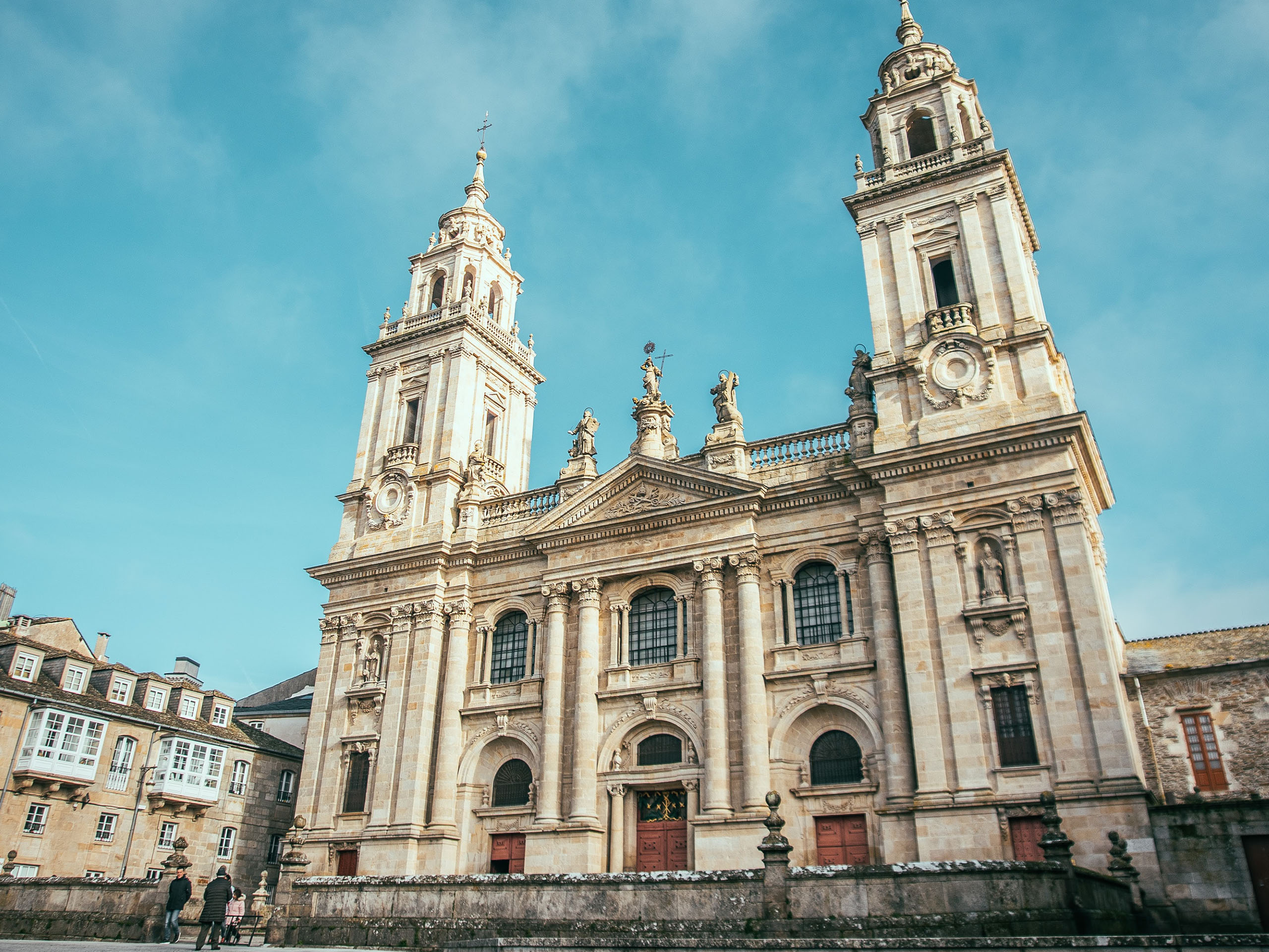 Day 10 - Lugo, a charming city encircled by the UNESCO-listed Roman Walls