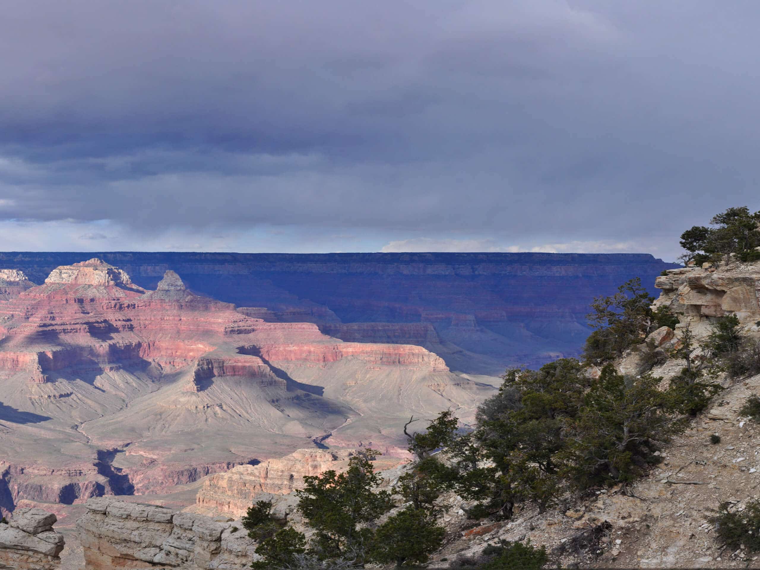 Hike: Yavapai Geology Museum to Verkamp's Visitor Center