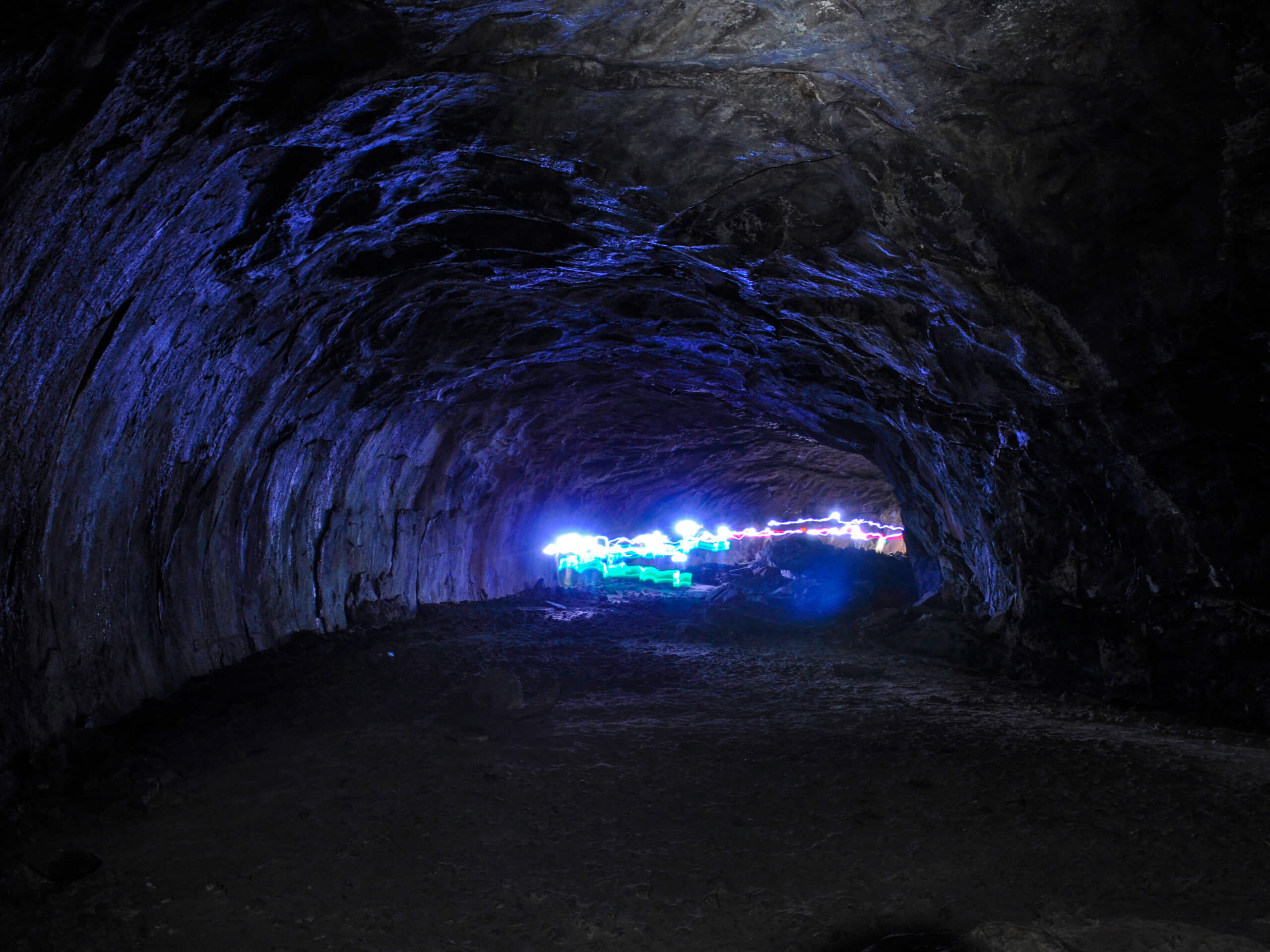 Lava River Cave Hike