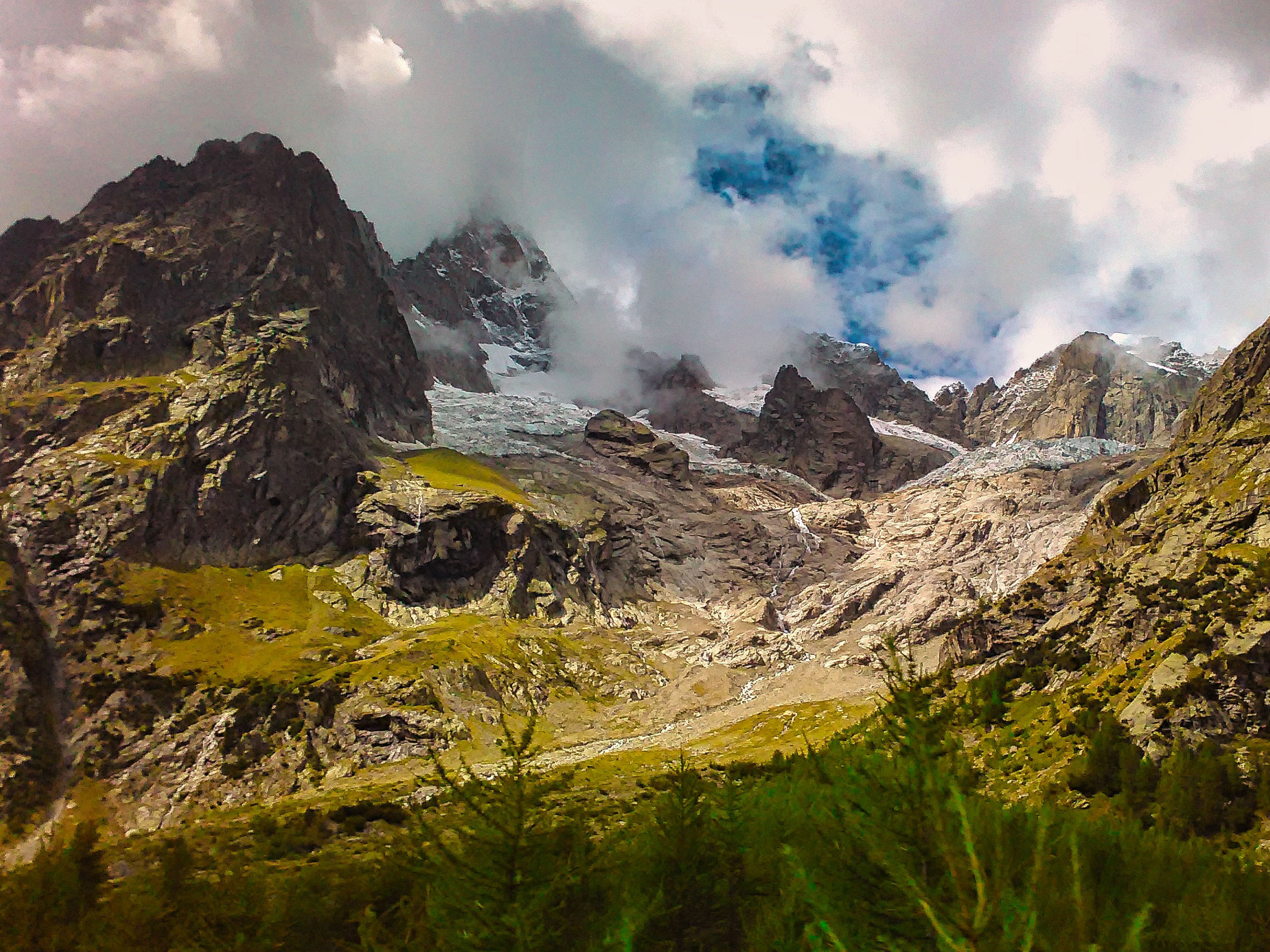 Tour du Mont Blanc - unreal view of Val Ferret