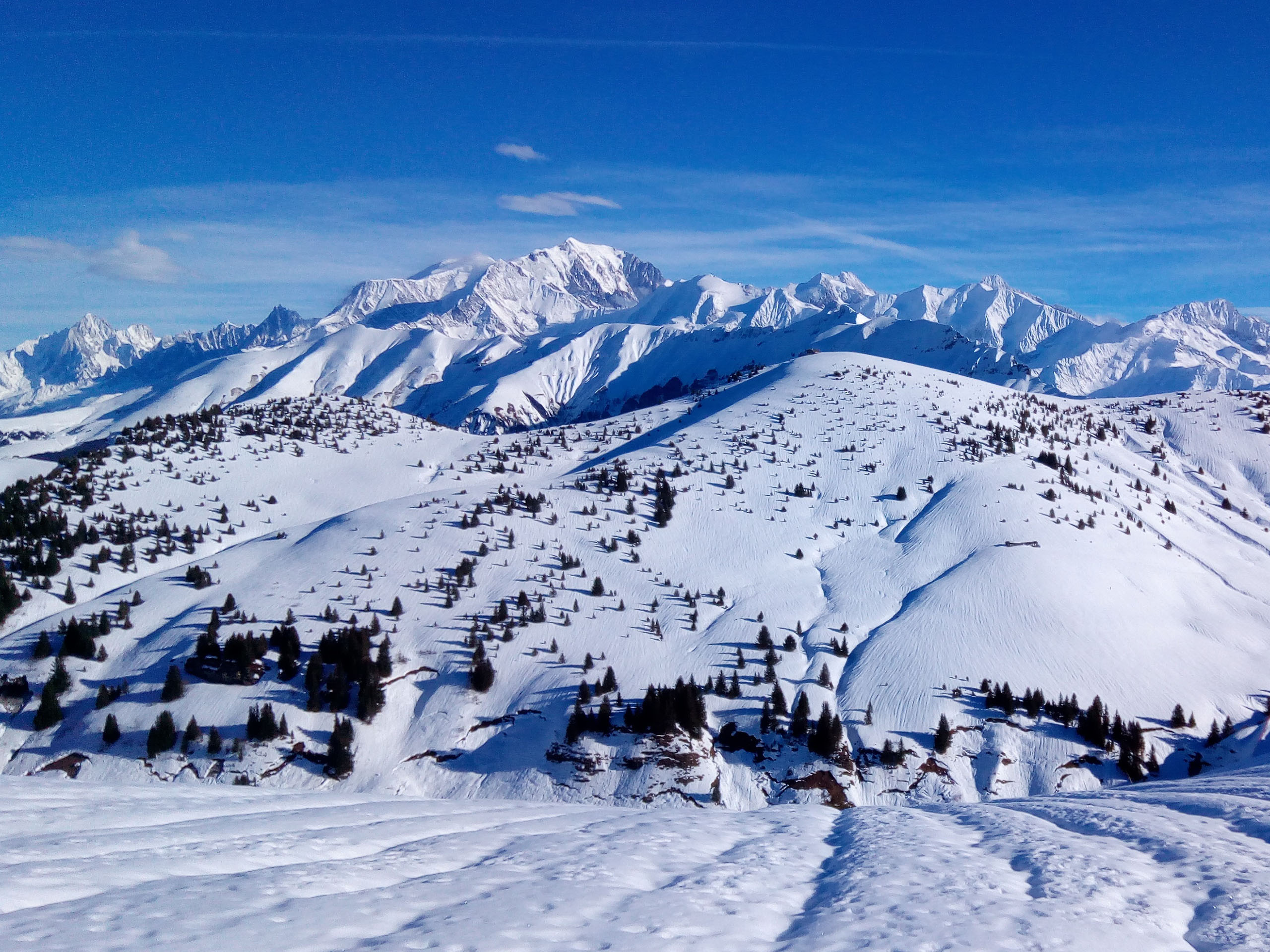 Tour du Mont Blanc - fantastic skiing conditions in the earlt months of spring