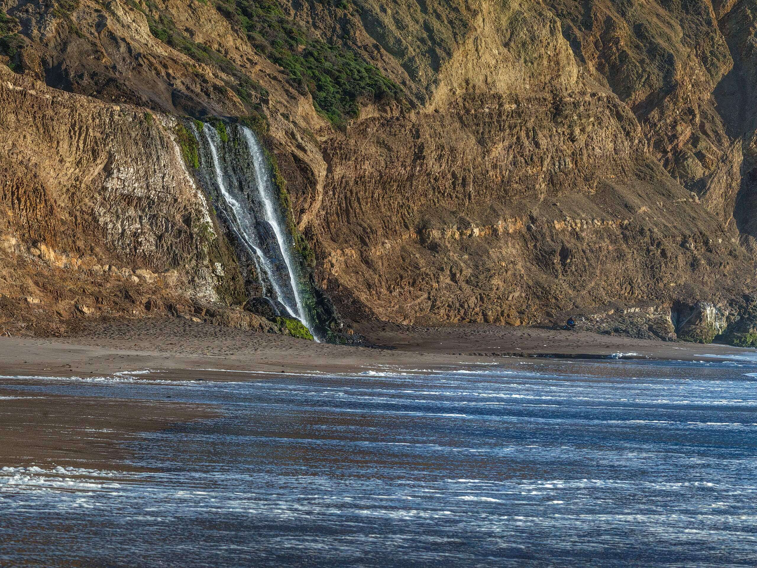 Wildcat Camp Trail to Alamere Falls