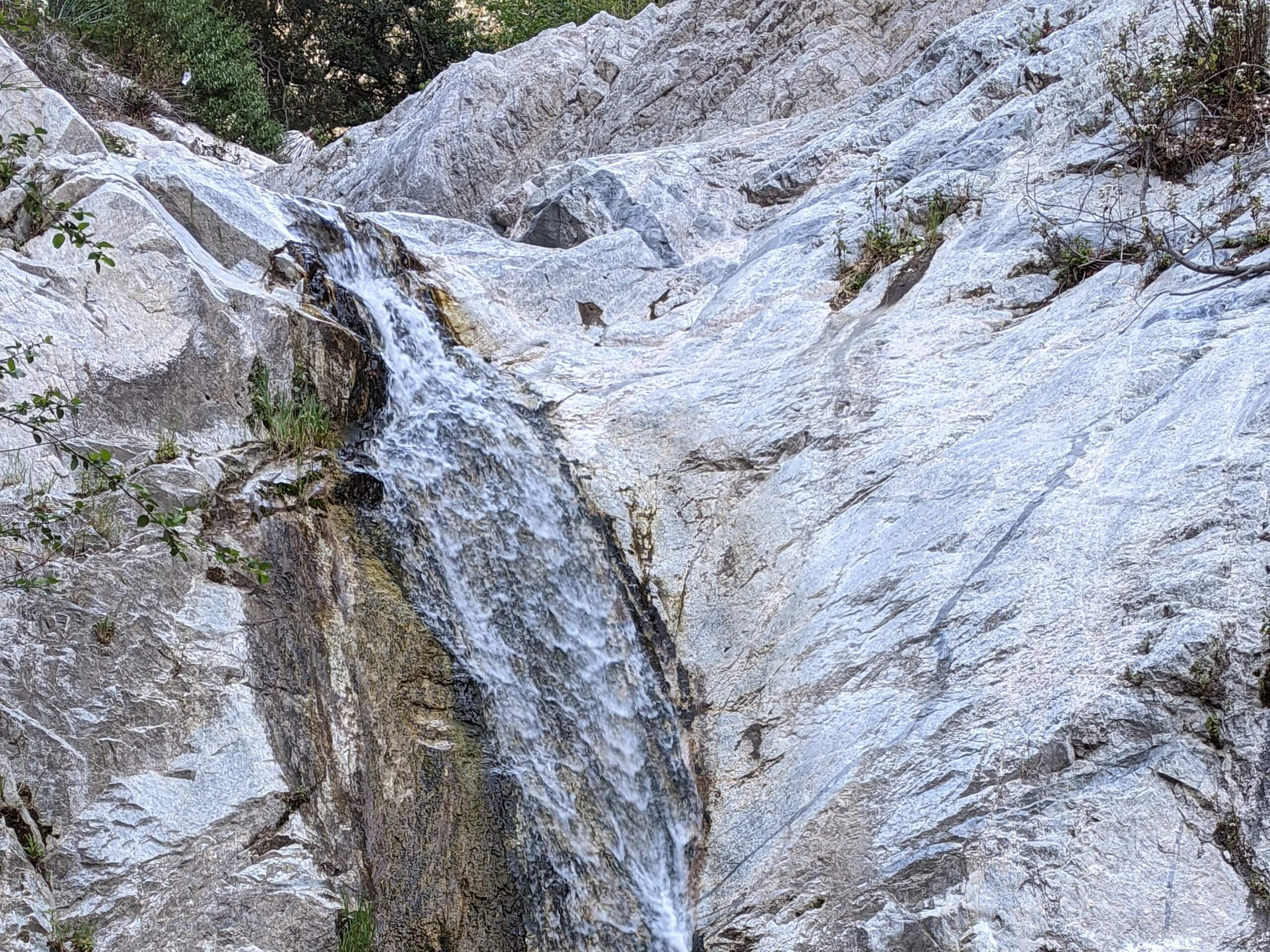 Switzer Falls via Gabrielino Trail