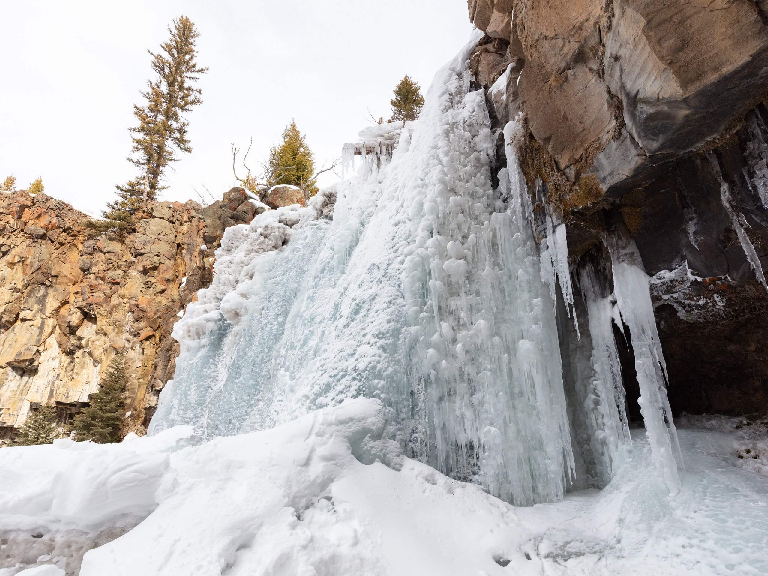 Lava Creek Canyon Trail to Undine Falls