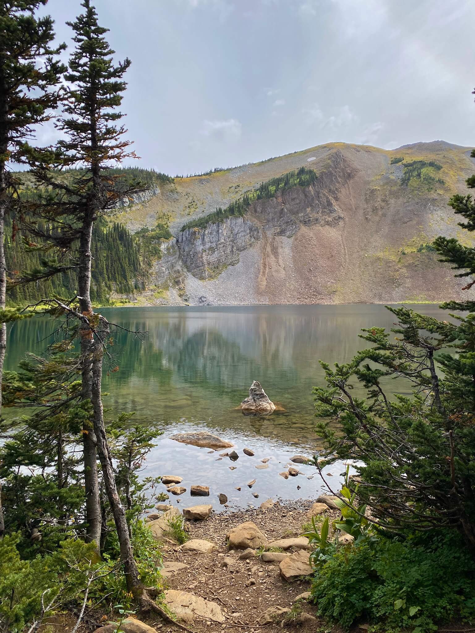 Raven Lake and Ridge Trail