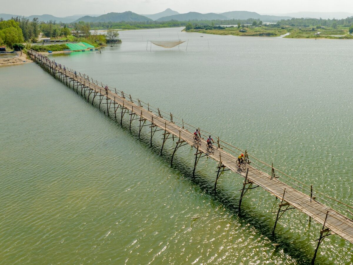 Vietnam Bridge Cycling